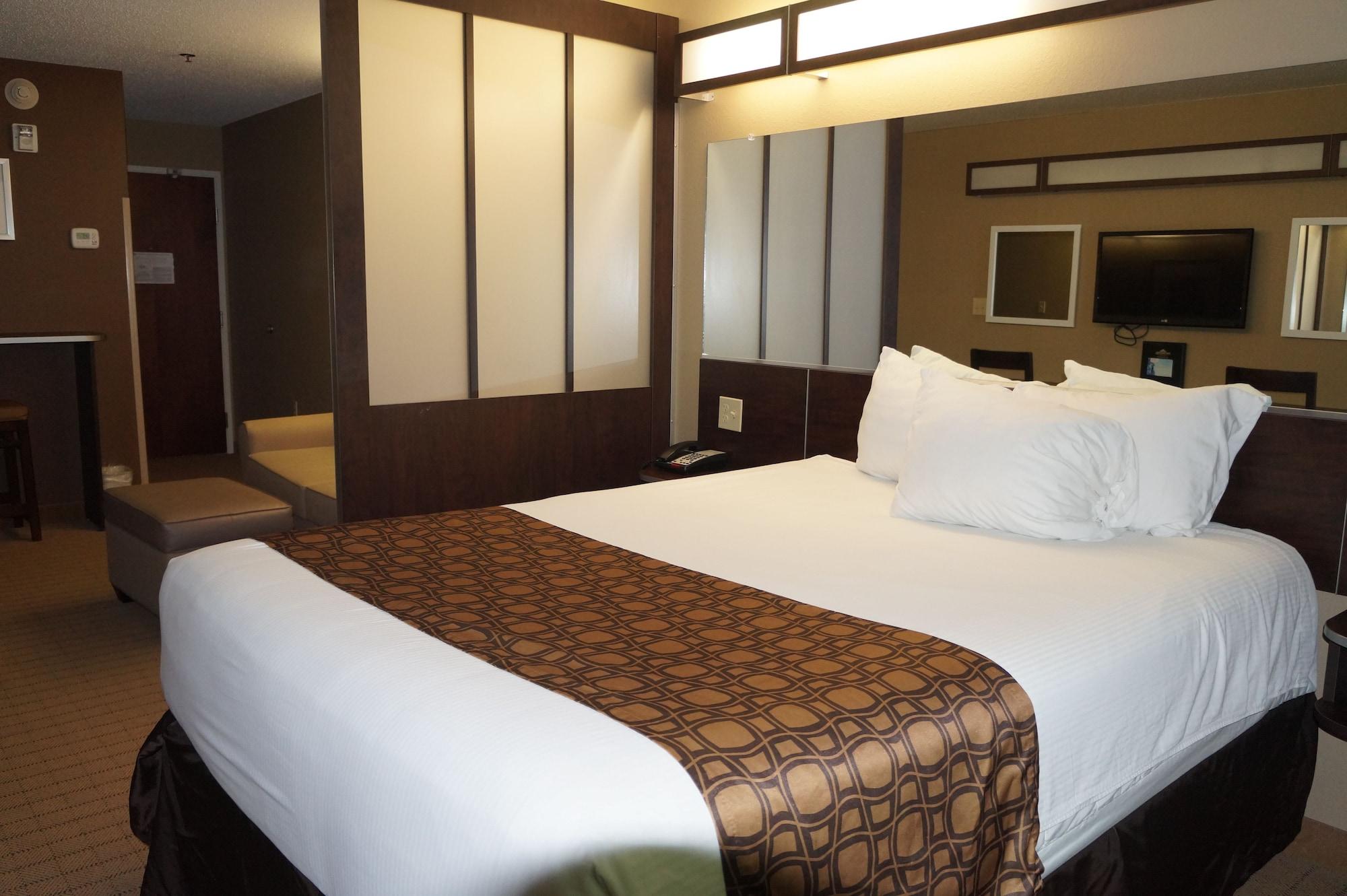 Microtel Inn & Suites By Wyndham Cambridge Extérieur photo