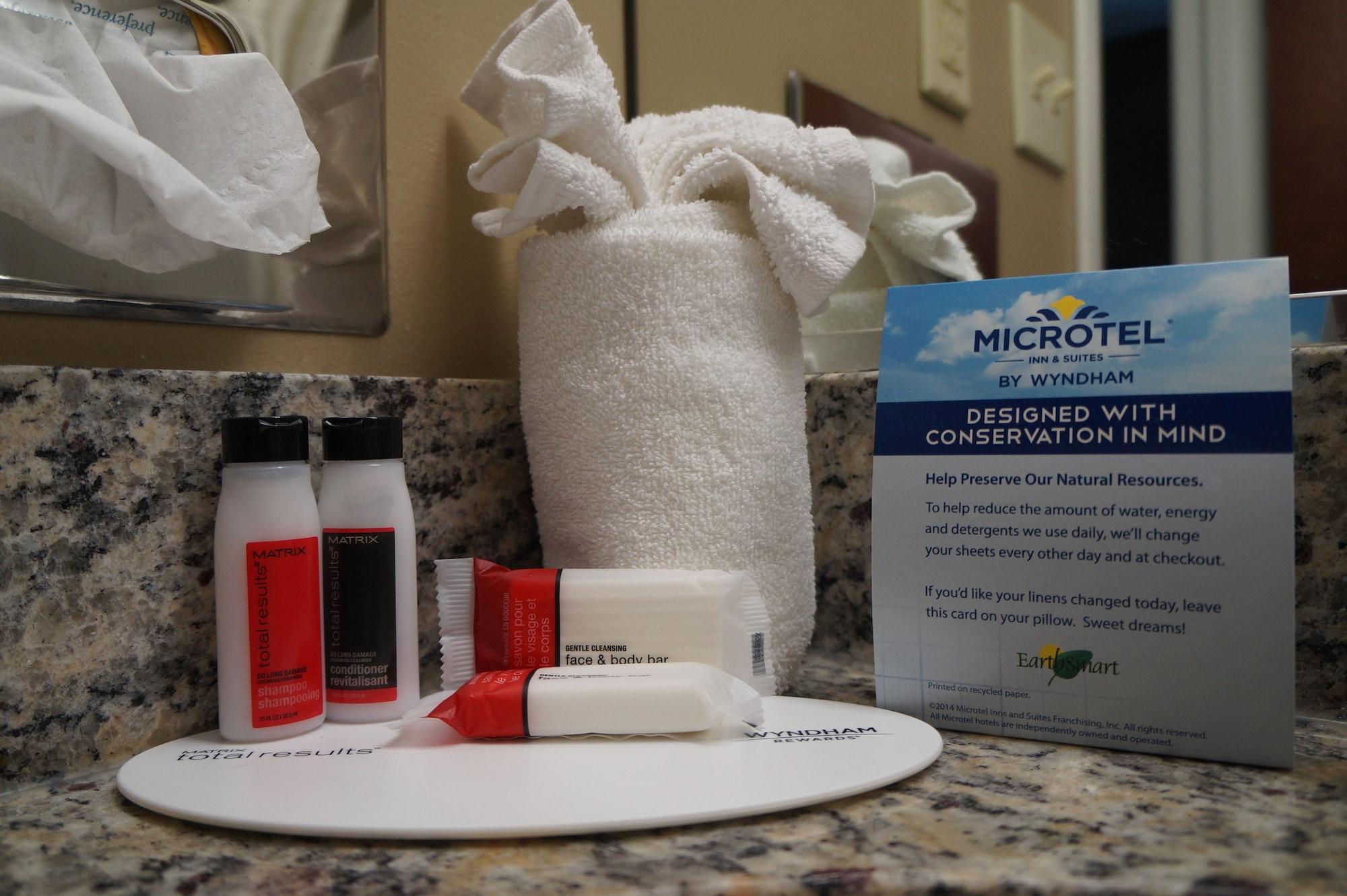 Microtel Inn & Suites By Wyndham Cambridge Extérieur photo