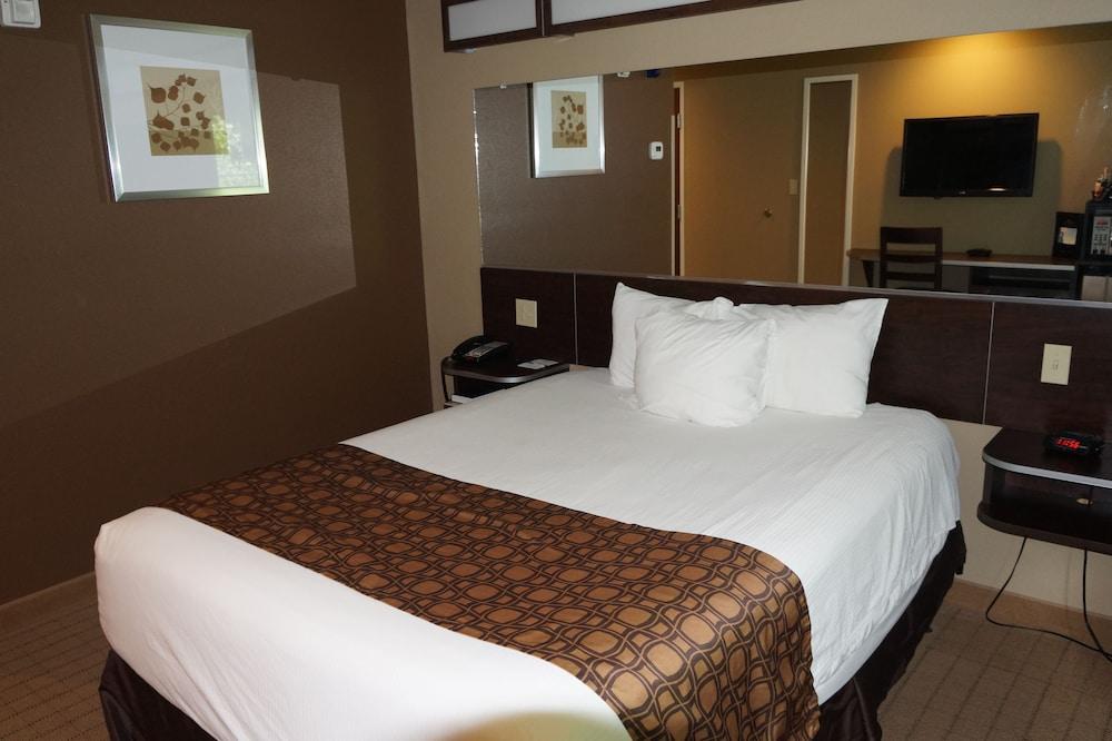 Microtel Inn & Suites By Wyndham Cambridge Extérieur photo