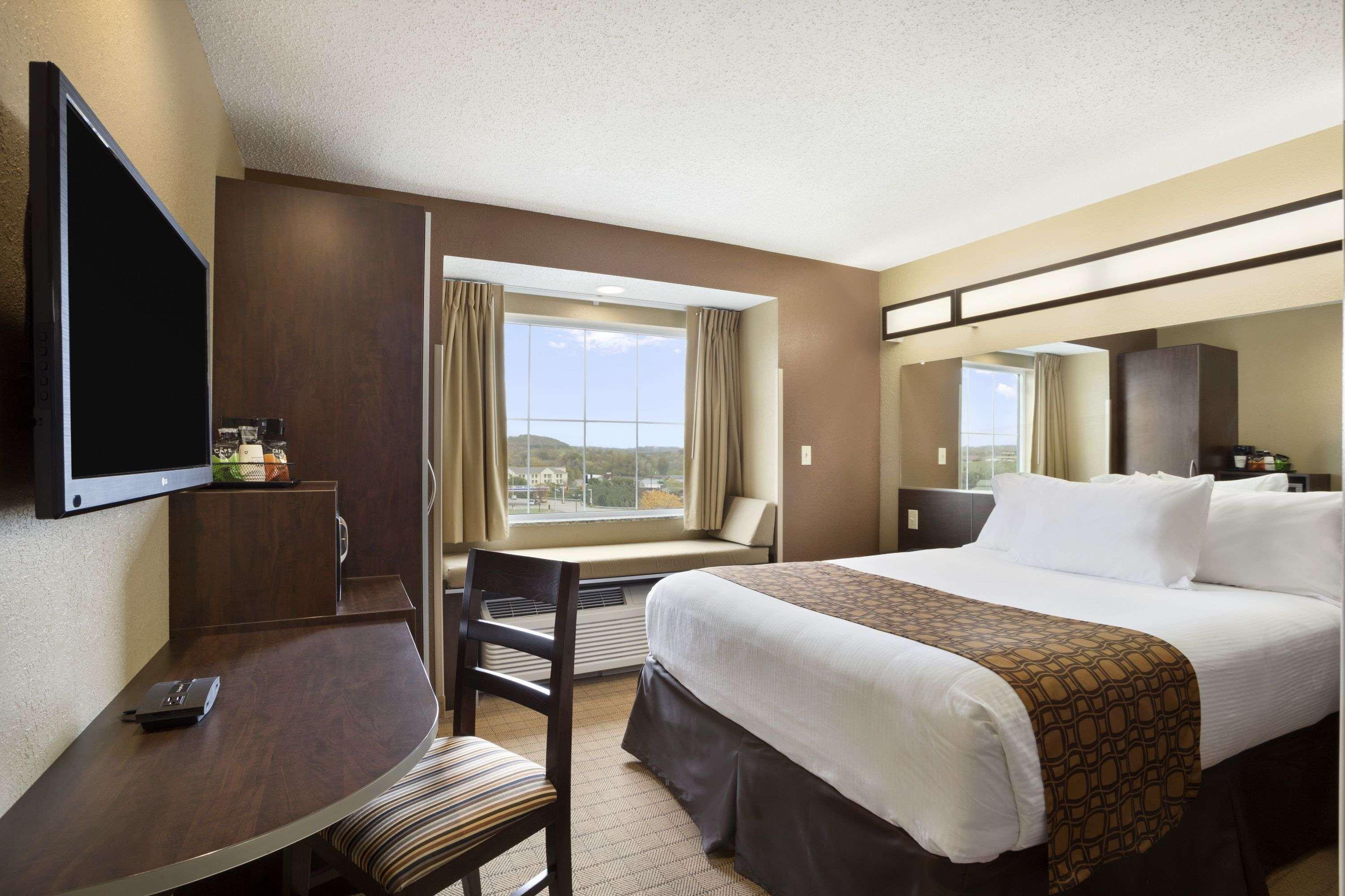 Microtel Inn & Suites By Wyndham Cambridge Extérieur photo