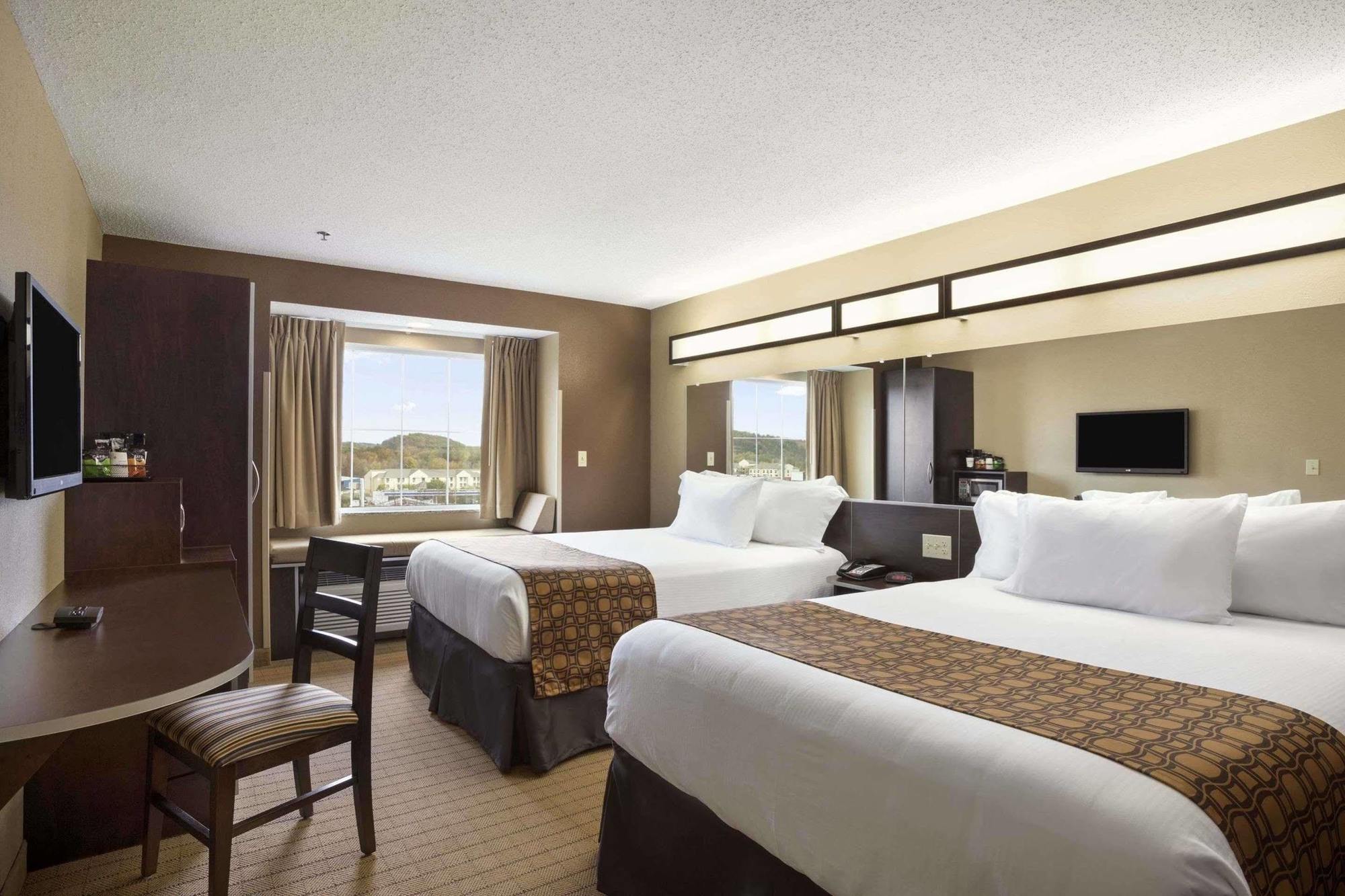 Microtel Inn & Suites By Wyndham Cambridge Extérieur photo